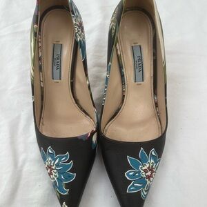 Prada Pumps sz6.5 Black blue Floral Heels leather Shoes women classic work party